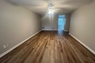 462 Peachtree Ridge Dr, Lawrenceville, GA 30043 - Photo 5