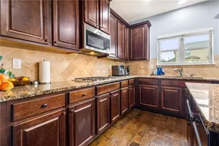 2040 Dickons Garden Ln, McDonough, GA 30253 - Photo 5