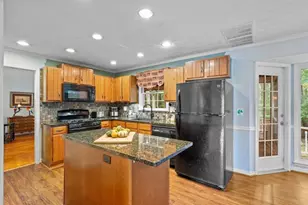 1165 Johnson Cir, Lawrenceville, GA 30046 - Photo 13