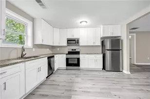 305 S 18th St, Griffin, GA 30224 - Photo 3