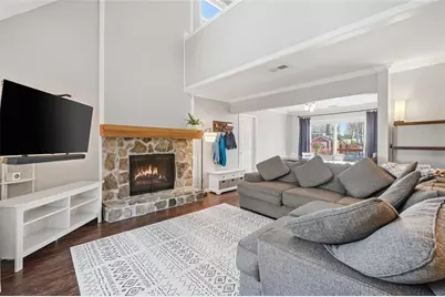 225 Barrington Drive E, Roswell, GA 30076 - Photo 5