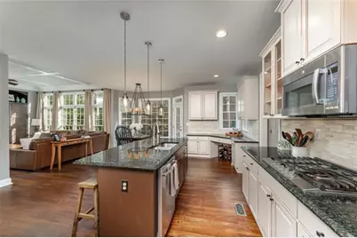 2563 Irwin Lake Overlook, Marietta, GA 30064 - Photo 11