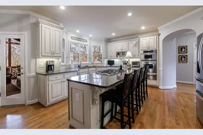 10190 Oxford Mill Drive, Johns Creek, GA 30022 - Photo 13