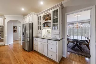 10190 Oxford Mill Dr, Johns Creek, GA 30022 - Photo 19