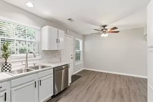 630 Streamside Dr, Roswell, GA 30076 - Photo 9