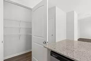 8202 Elkhorn Dr, Fairburn, GA 30213 - Photo 11