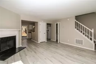 5707 Wells Cir, Stone Mountain, GA 30087 - Photo 7