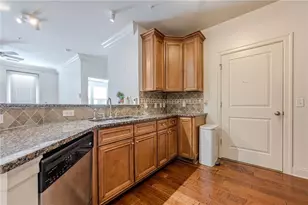 901 Abernathy Rd NE, Sandy Springs, GA 30328 - Photo 3