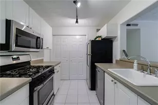 215 Summit N Dr NE, Atlanta, GA 30324 - Photo 9