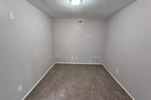 6301 Creekford Dr, Lithonia, GA 30058 - Photo 5