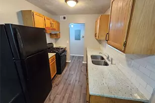 6301 Creekford Dr, Lithonia, GA 30058 - Photo 9