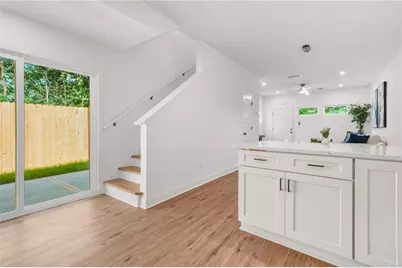 2468 Bellview Avenue NW, Atlanta, GA 30318 - Photo 5