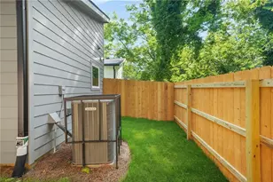 2468 Bellview Ave NW, Atlanta, GA 30318 - Photo 11