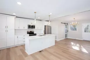 12 Peachtree Cir SE, Marietta, GA 30060 - Photo 3