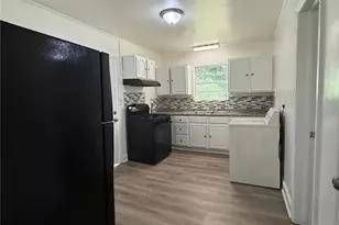 1875 Bayberry Dr SW, Atlanta, GA 30311 - Photo 15