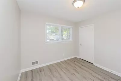 609 Evergreen Drive, Woodstock, GA 30188 - Photo 11