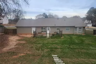 932 Century Oak Dr, Winder, GA 30680 - Photo 5