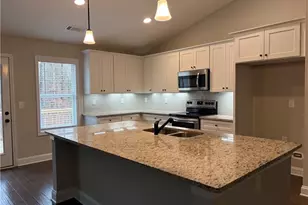 561 Oconee Ln, Commerce, GA 30529 - Photo 5