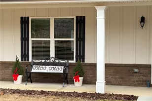 561 Oconee Ln, Commerce, GA 30529 - Photo 3