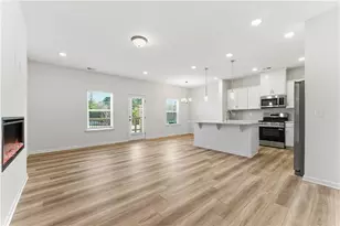 22 Jacobs Farm Ln, Lawrenceville, GA 30045 - Photo 3