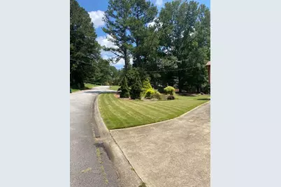 725 Navarre Drive, Stone Mountain, GA 30087 - Photo 3