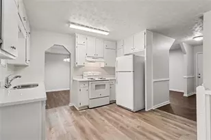 3723 Chimney Ridge Ct, Ellenwood, GA 30294 - Photo 9