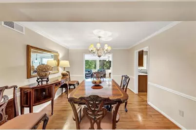 30 Chaumont Square NW, Atlanta, GA 30327 - Photo 9