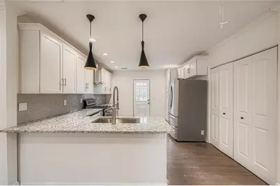 1688 Oak Knoll Circle SE, Atlanta, GA 30315 - Photo 7