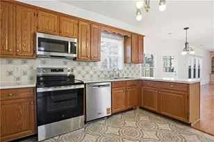 1660 Calvin Davis Circle, Lawrenceville, GA 30043 - Photo 13