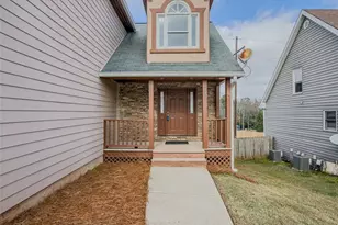 1835 Watercrest Cir, Lawrenceville, GA 30043 - Photo 3