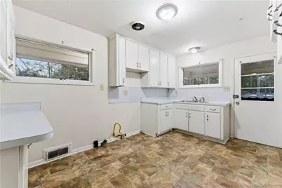 2309 Bryant Drive, Atlanta, GA 30344 - Photo 11