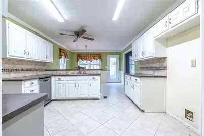 1880 Meadowchase Court, Snellville, GA 30078 - Photo 19