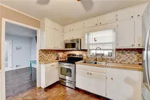 302 Holly Ln, Gainesville, GA 30501 - Photo 5