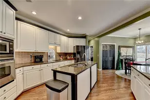 6075 Masters Club Dr, Suwanee, GA 30024 - Photo 13