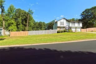 3695 Winterberry Ln, Snellville, GA 30039 - Photo 3