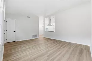 6385 Emerald Pointe Cir, College Park, GA 30349 - Photo 9