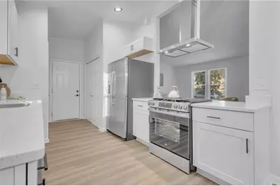 6385 Emerald Pointe Circle, College Park, GA 30349 - Photo 13