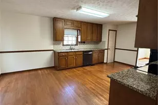 910 Thousand Oaks Dr, Lawrenceville, GA 30043 - Photo 5