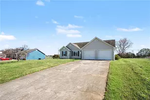 917 Justin Dr, Winder, GA 30680 - Photo 3