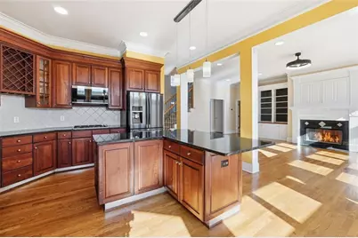 250 Fieldsborn Court, Atlanta, GA 30328 - Photo 9