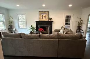 1140 Goodwin Pl NE, Atlanta, GA 30319 - Photo 3