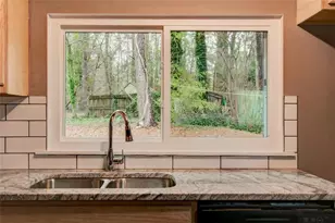 8962 Bentwood Ln, Riverdale, GA 30274 - Photo 13