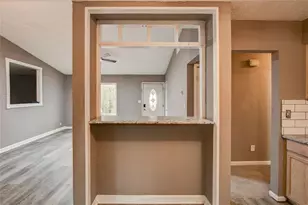 8962 Bentwood Ln, Riverdale, GA 30274 - Photo 11