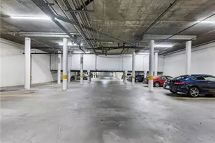 3636 Peachtree Rd NE, Atlanta, GA 30319 - Photo 21