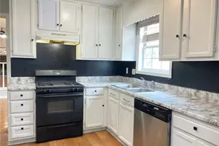 407 Sheppard Crossing Ct, Stone Mountain, GA 30083 - Photo 17