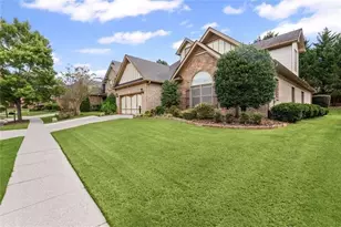 1573 Park Hollow Ln NE, Lawrenceville, GA 30043 - Photo 3