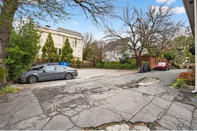 3668 Kingsboro Road NE #11, Atlanta, GA 30319 - Photo 11