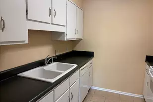 475 NE Mount Vernon Hwy NE, Sandy Springs, GA 30328 - Photo 15