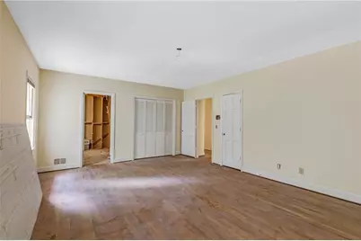 1080 Huntcliff NE, Sandy Springs, GA 30350 - Photo 13