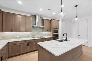 258 Strawberry Ln, Woodstock, GA 30189 - Photo 5